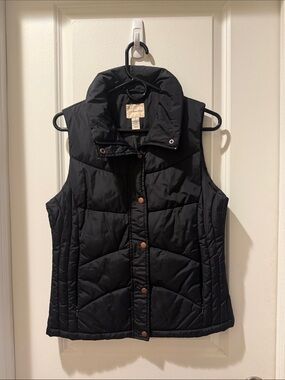 Hardly Worn G.H. Bass & Co. Black Quilted Puffer Vest